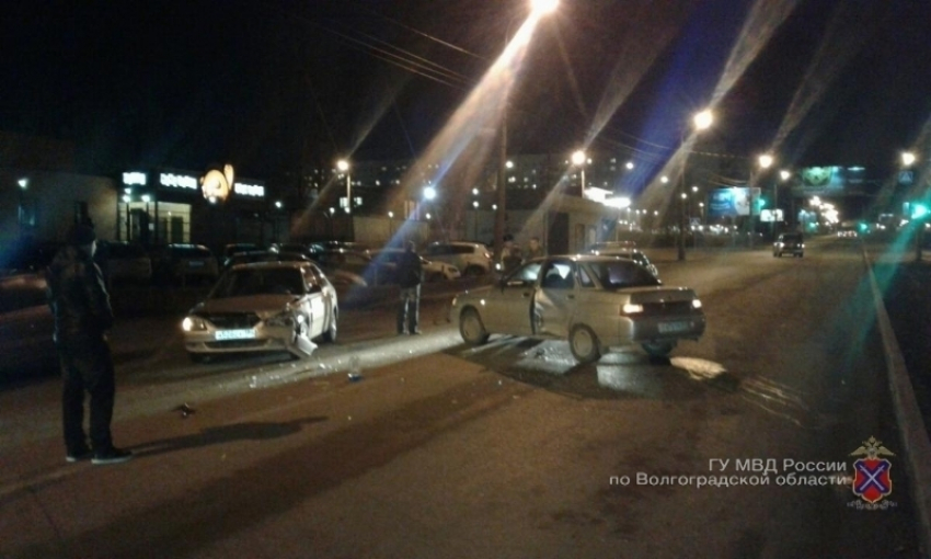 На западе Волгограда в ДТП пострадала пятилетняя девочка