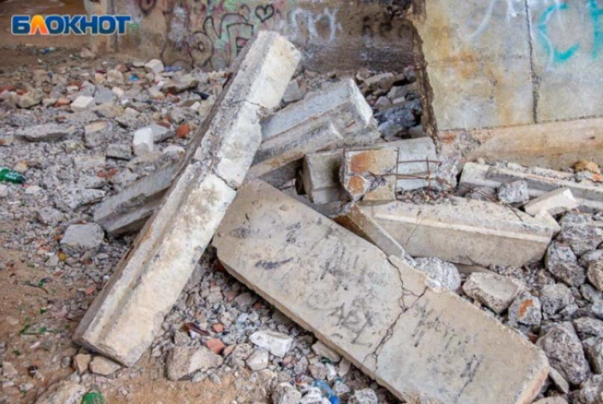 В Волгограде рабочий сорвался с 12-го этажа, завели дело на подрядчика 