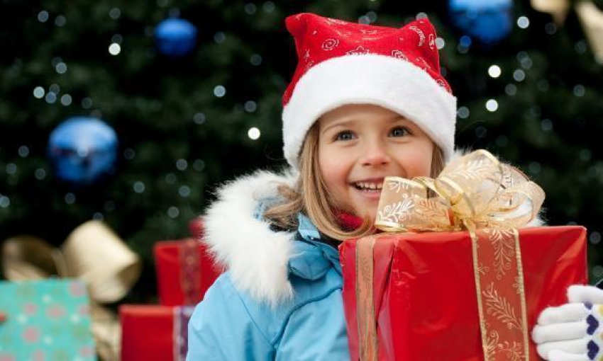 Дед Мороз принесет волжским школьникам почти 12 тысяч подарков
