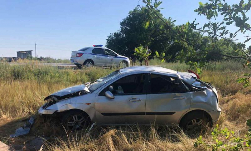 «Подрезал и скрылся»: авто опрокинулось на трассе под Волжским