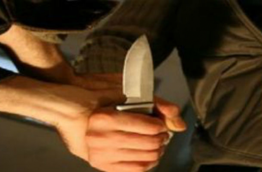 В Волжском преступник зарезал мужа своей жертвы