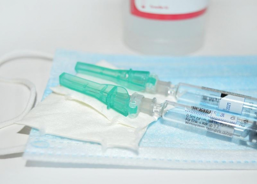 Запись на прививки от COVID-19 в Волжском открыта