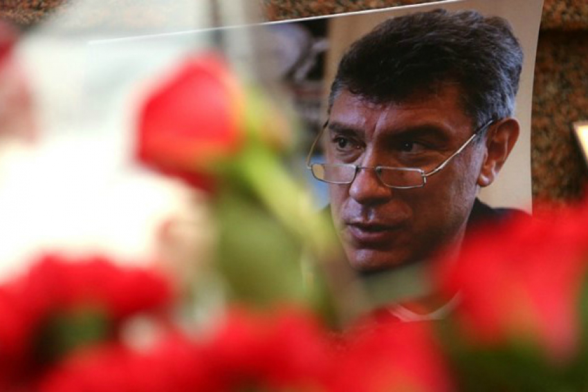 В Волжском прошел пикет в память об убитом Борисе Немцове