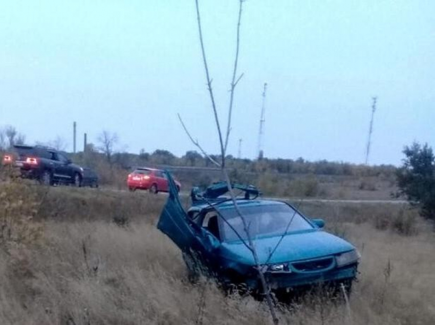 Волжанин перевернулся на трассе в Ленинском районе