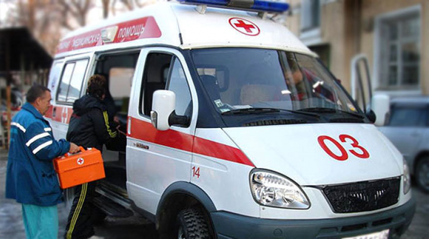 В Волжском заезжий автомобилист на элитной иномарке сбил 77-летнюю бабушку