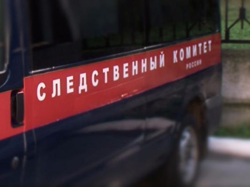 В Волжском 40-летняя женщина внезапно скончалась прямо посреди улицы
