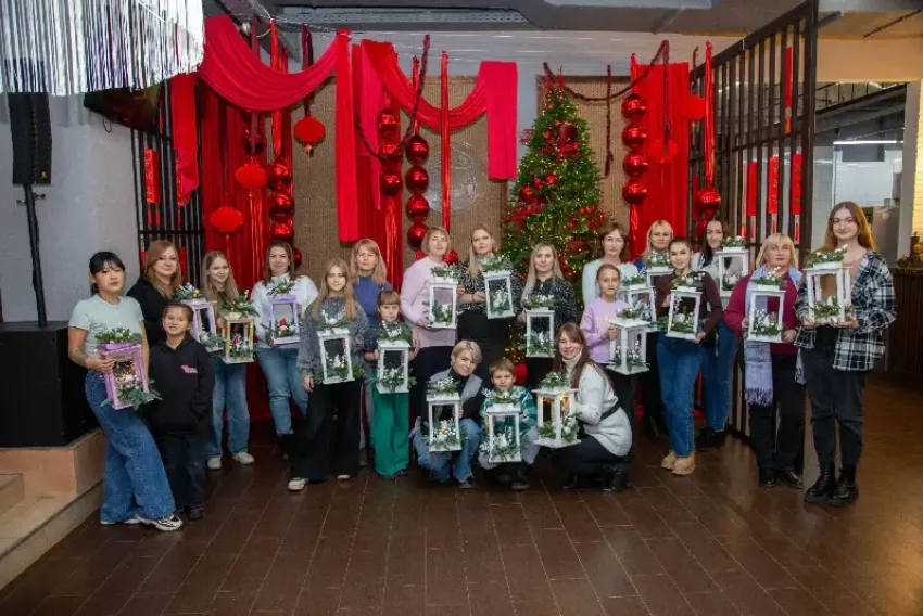 Больше, чем подарки! Волжский абразивный создаёт новогоднюю сказку для своих сотрудников и их семей