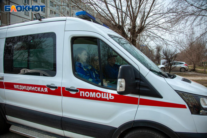 В Волжском неизвестный за рулем сбил пешехода на переходе