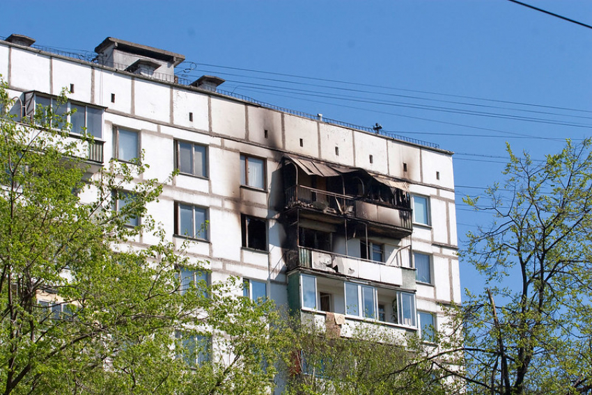 В Волжском горел балкон на улице Пушкина