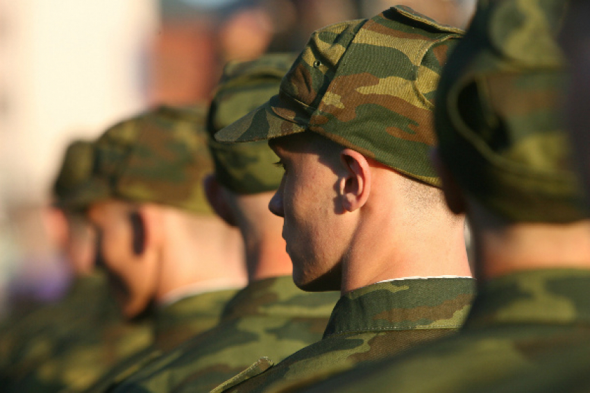 В Волгоградской области весной призовут в армию 3 200 парней