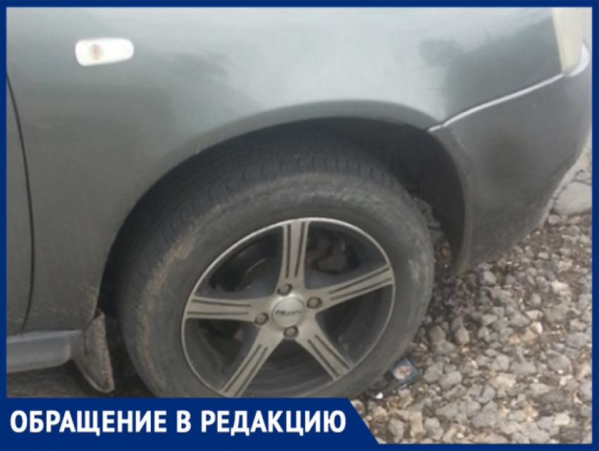 "Вынуждены лавировать между ямами на дороге", - волжанин