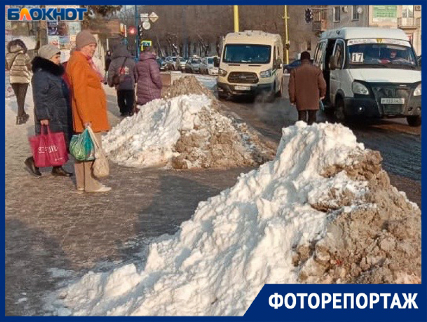 Волжский завален сугробами: последствия ночного снегопада