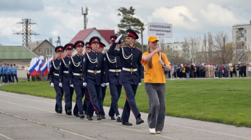 Сила, скорость и автомат Калашникова: под Волжским назвали героев юбилейной Спартакиады допризывников