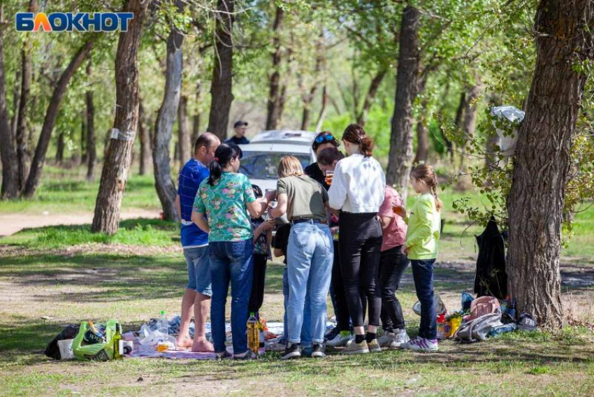 В Волжском разрешили провести майские в доковидном режиме 