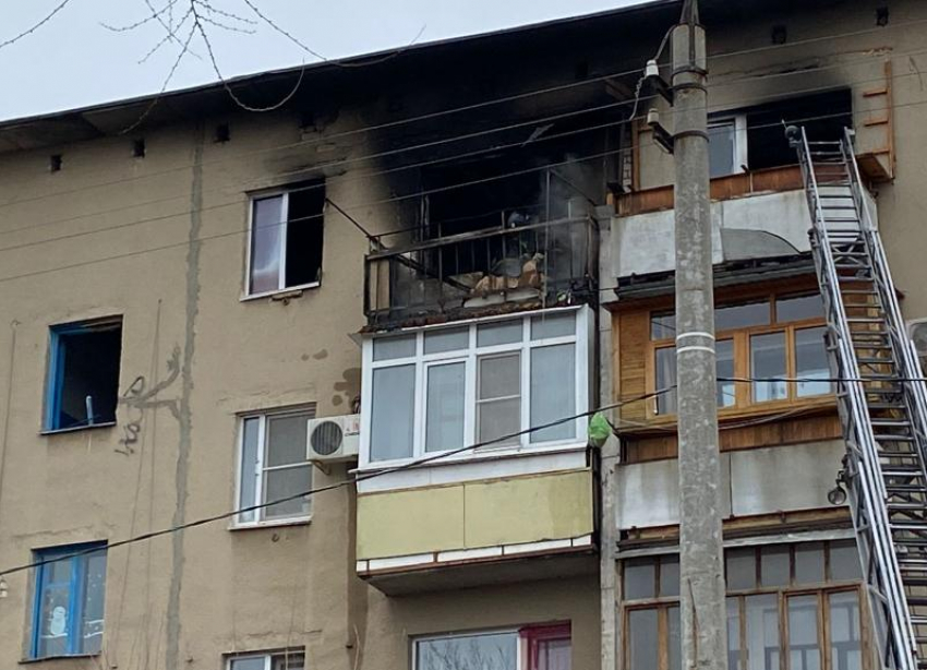 В результате пожара в Волжском скончался молодой мужчина