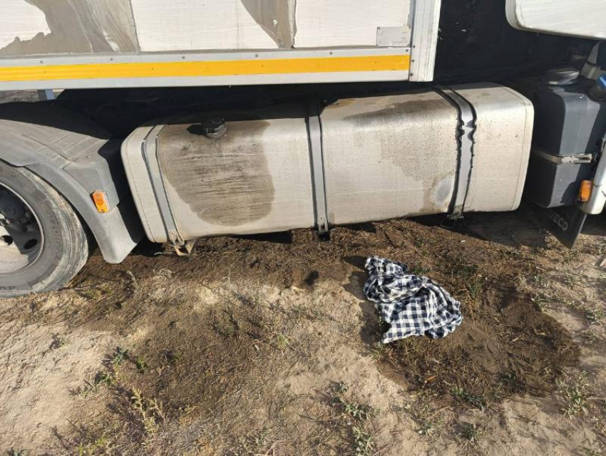 Большегруз устроил экологическую катастрофу в Волжском