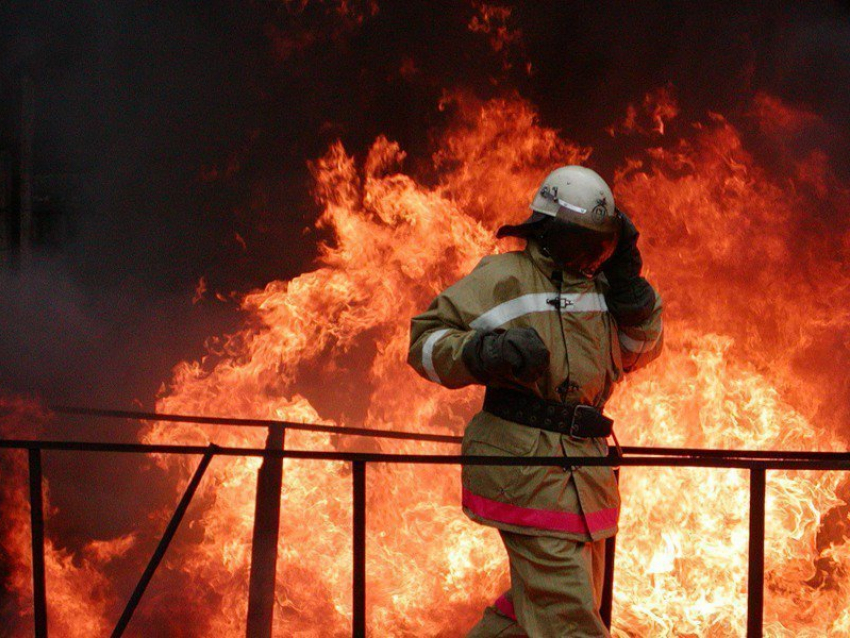 При пожаре в Урюпинске едва не сгорел 33-летний мужчина 