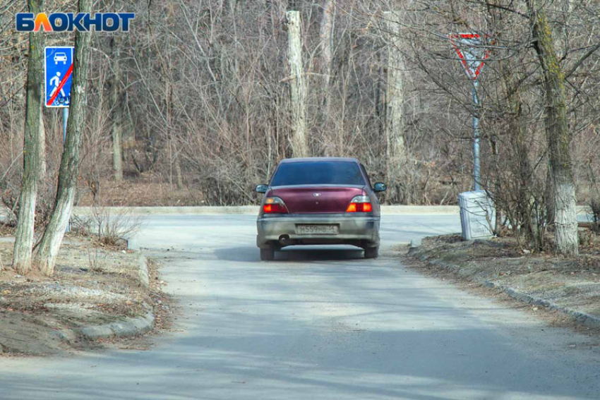 Женщина лишилась авто из-за долгов под Волжским