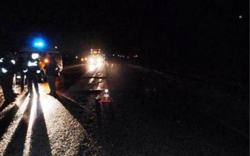 Ночью под Волгоградом иномарка насмерть сбила неизвестного пешехода
