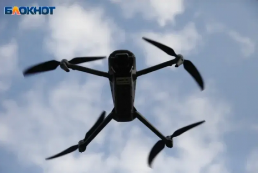 Ночью над Волгоградской областью сбили 5 дронов: обломки повредили два ларька