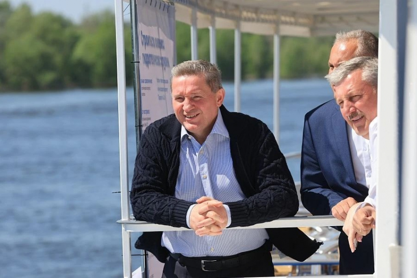 Бочаров оценил обводнение с палубы теплохода: рекордные 90% порадовали губернатора