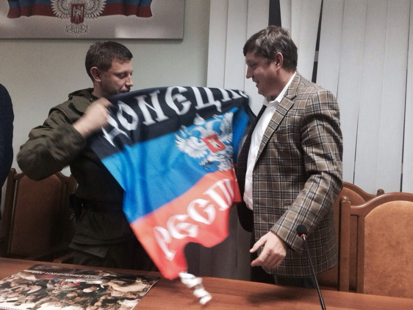 Олега Пахолкова на выборах в ДНР растрогали танцующие дети. Видео
