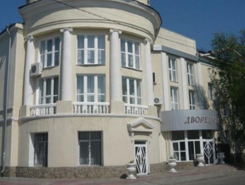 В Волжском продается квартира в объекте культурного наследия 