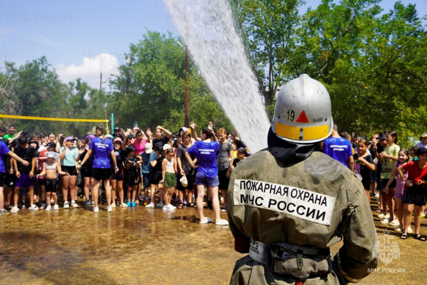 Волжских детей учат спасать жизни в лагерях
