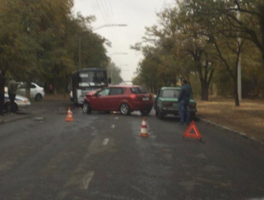 Утро черной пятницы началось с массового ДТП в Волжском