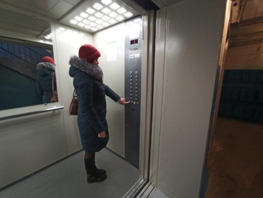 Счастливчики: в Волжском в семи домах обновят лифты
