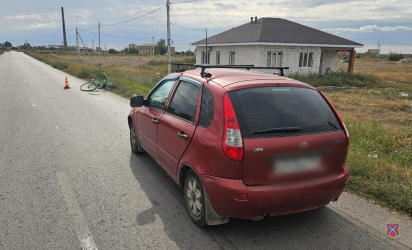 Велосипедист попал под колесам отечественного авто в Волжском 