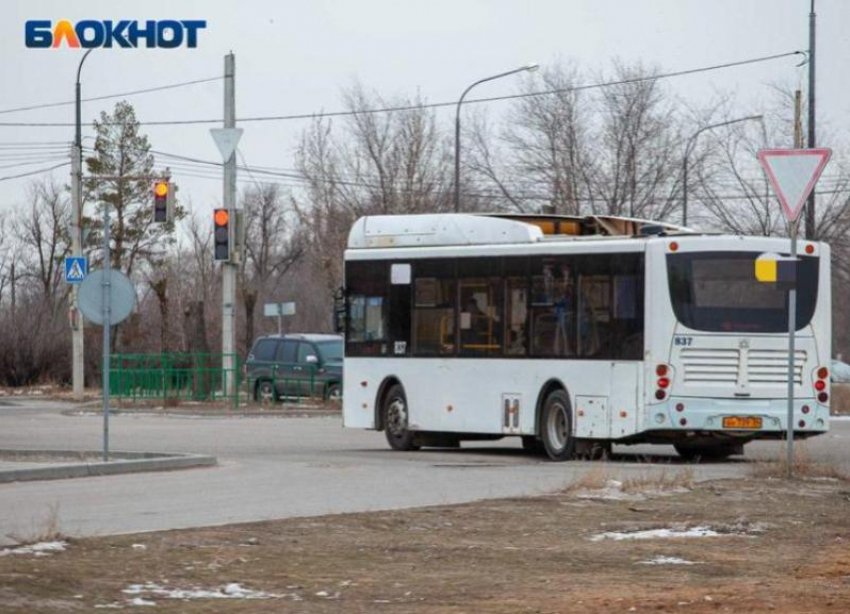 Почти 2 млн рублей получила пенсионерка после ДТП с автобусом в Волгограде: теперь она на инвалидной коляске