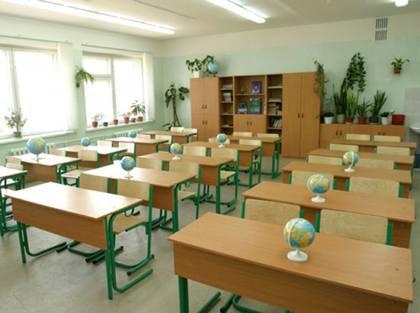 В Волжском из-за карантина уже закрыты семь школ, еще девять на подходе