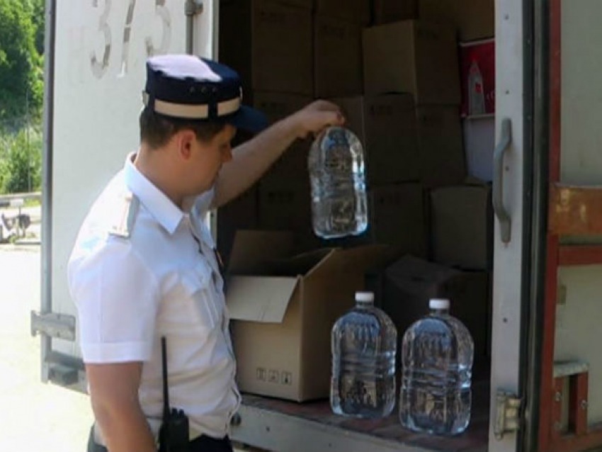  Под Волгоградом инспекторы ДПС обнаружили 36 тонн нелегального спирта в грузовике