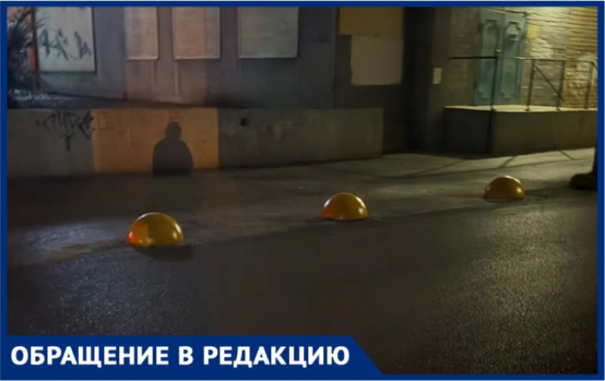 Кто перекрыл проезд? Жители двора на пл. Труда, 19 — о транспортном коллапсе накануне учебного года