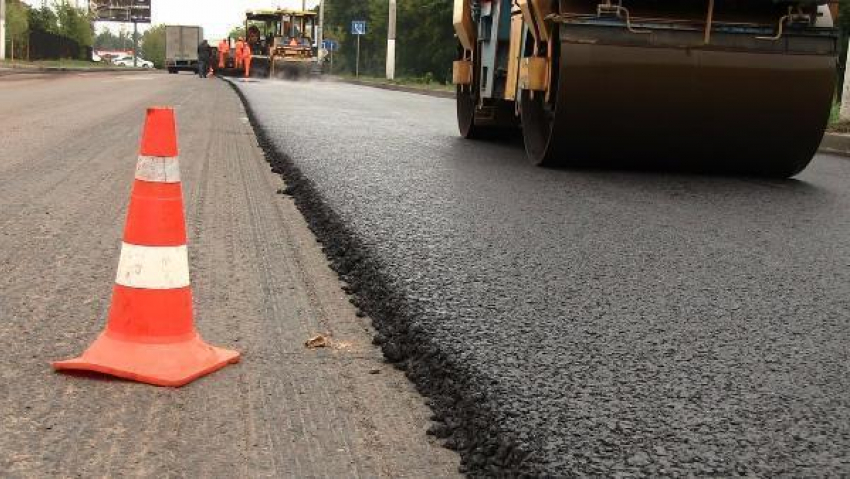 В Волжском идет масштабный ремонт дорог