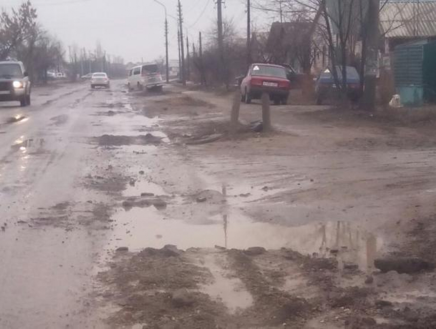 В Средней Ахтубе дороги ремонтируют по эко-технологии, - волжане