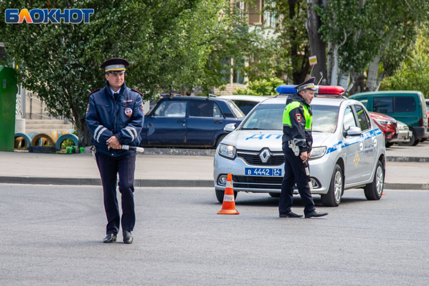 В Волжском водитель Hyundai Solaris сбила женщину на пешеходном переходе