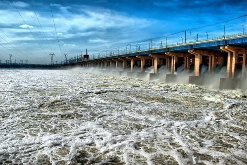 Охотников, рыболовов и туристов предупредили о сбросе воды через Волжскую ГЭС
