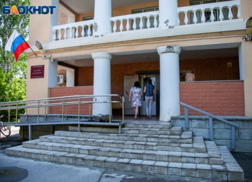Жителя Волгоградской области осудили за кражу драгоценностей на 18 миллионов рублей
