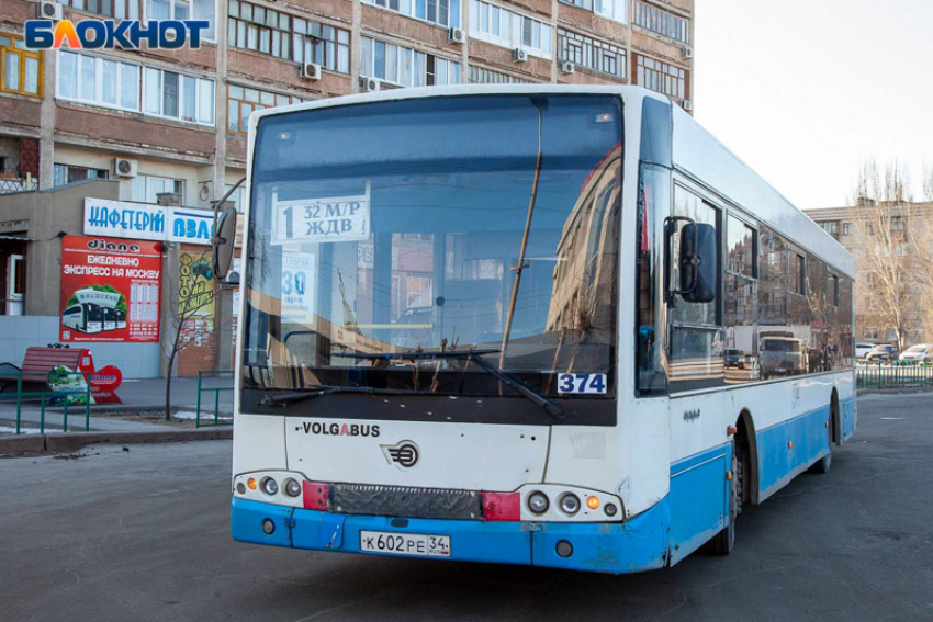 В «консервной банке» в удушливую жару: почему в общественном транспорте Волжского нет кондиционеров