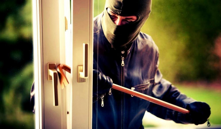 Волжанин скрутил грабителя, который пробрался в его квартиру