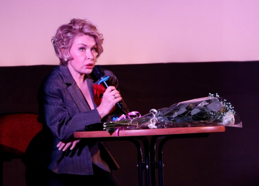 Фильм, после которого зрители не молчали: как в Волжском прошла творческая встреча с режиссёром Верой Соколовой