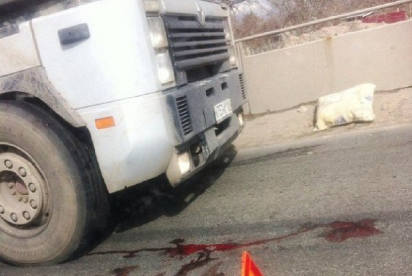 Житель Волгодонска на фуре сбил пенсионерку на третьей Продольной