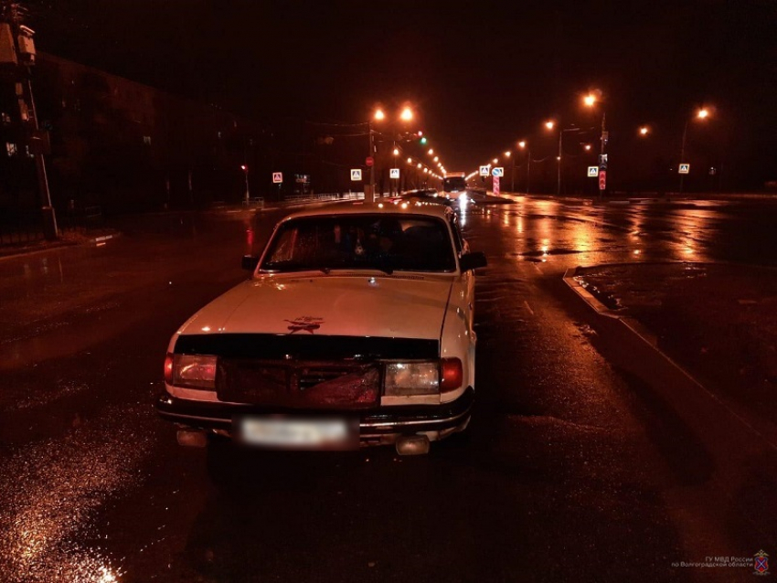 В Волжском автомобиль «Волга» сбил пешехода