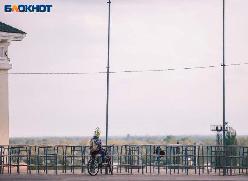 Сильные порывы ветра обещают волжанам во вторник