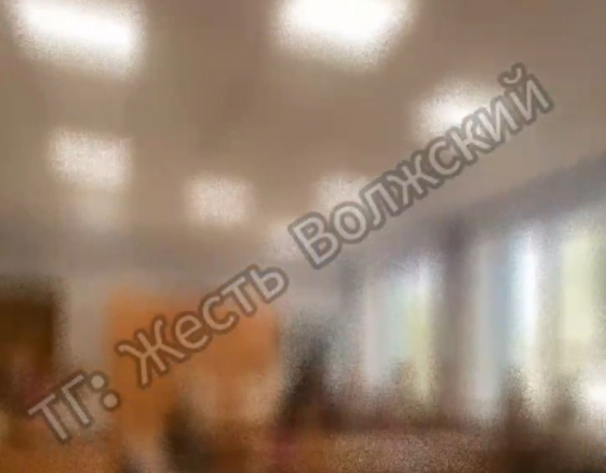 В Волжском 9-классницы на дне самоуправления заставили материться первоклашек