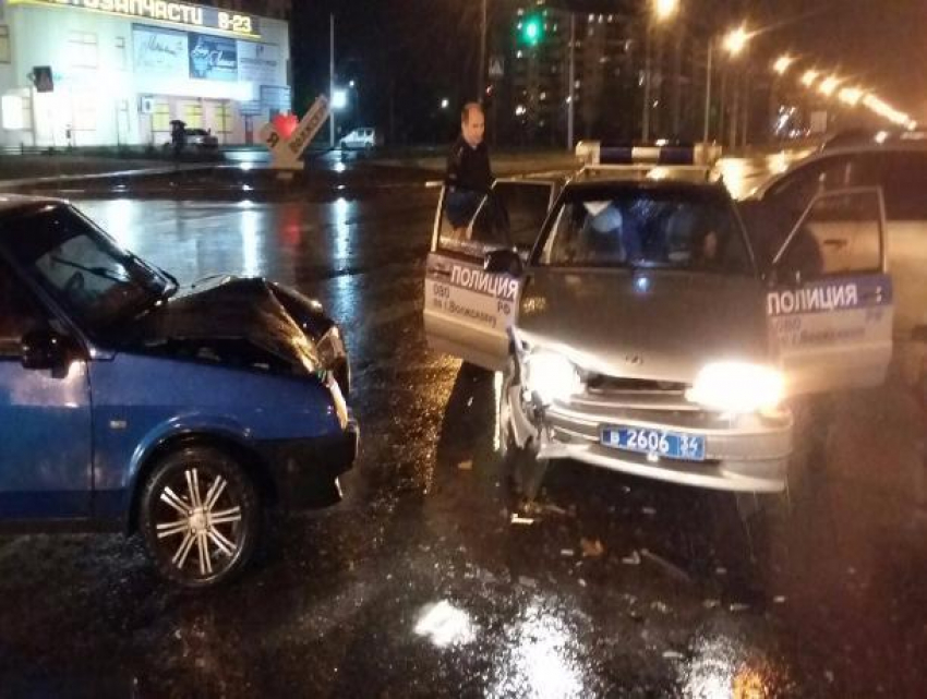 Сотрудники Росгвардии на служебном авто устроили тройное ДТП в Волжском 