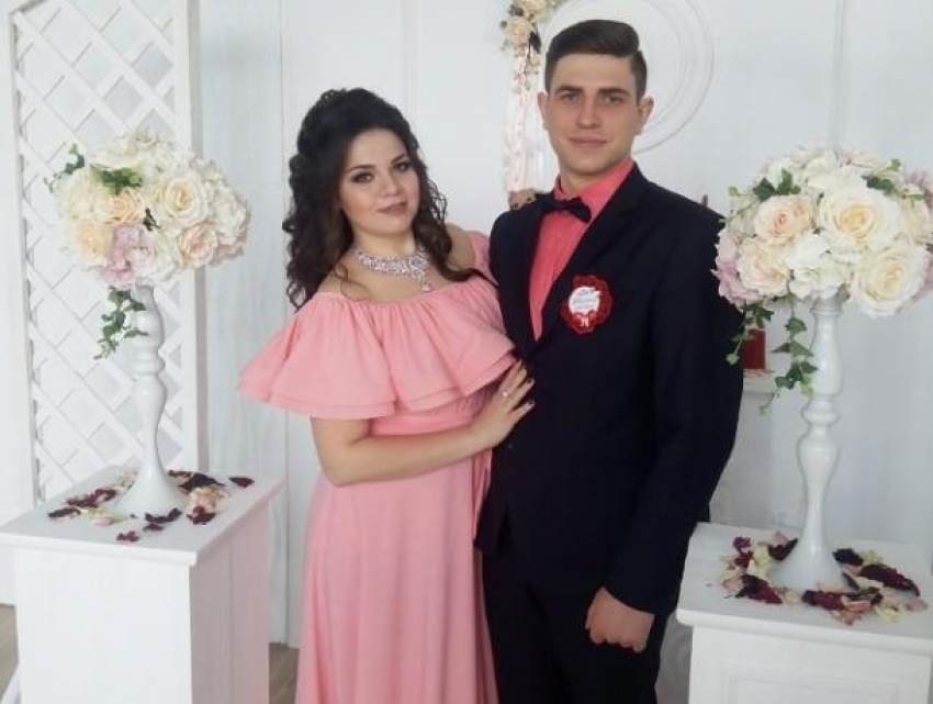 Друзья поздравляют семью Бельченко с днем свадьбы