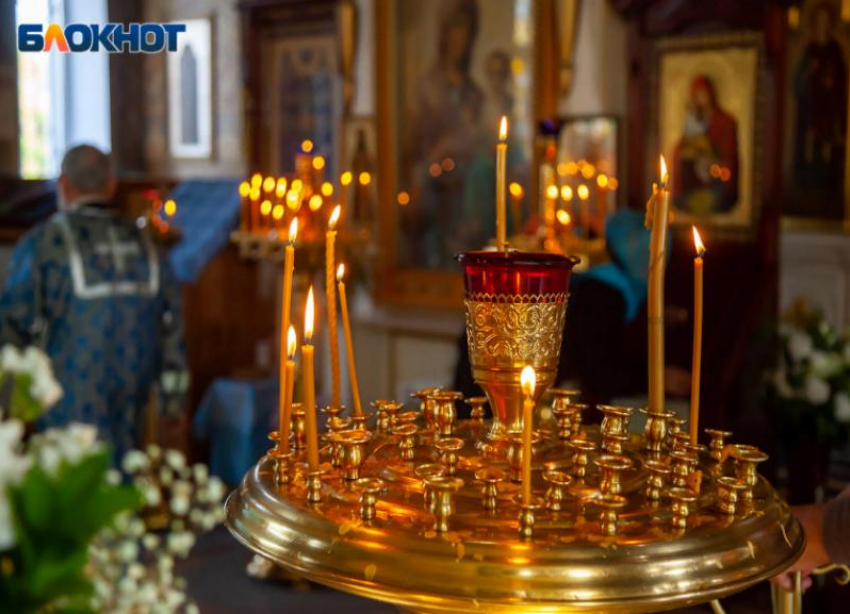 Попытка украсть деньги из храма в Волжском закончилась для мужчины плачевно: видео
